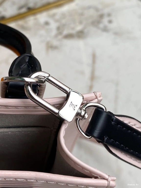 VUITTON PETIT SAC PLAT LOUIS 0821